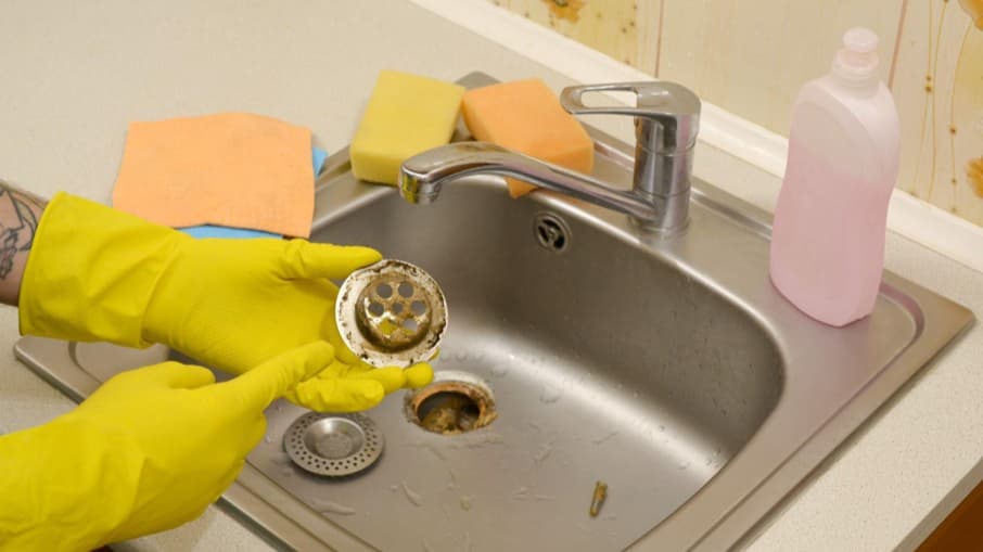 How to Fix a Slow Draining Plughole content image 1
